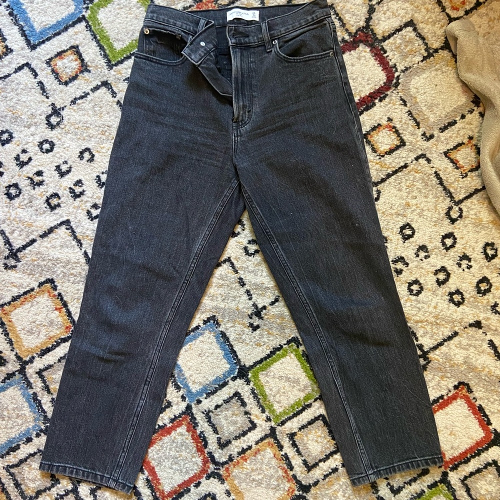 Abercrombie & Fitch The Mom High Rise Jeans